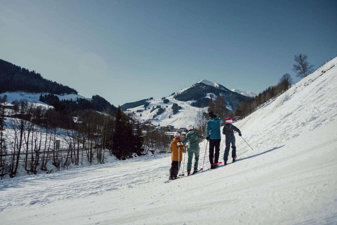 Familien Hotell Saalbach-Hinterglemm Eksteriør bilde